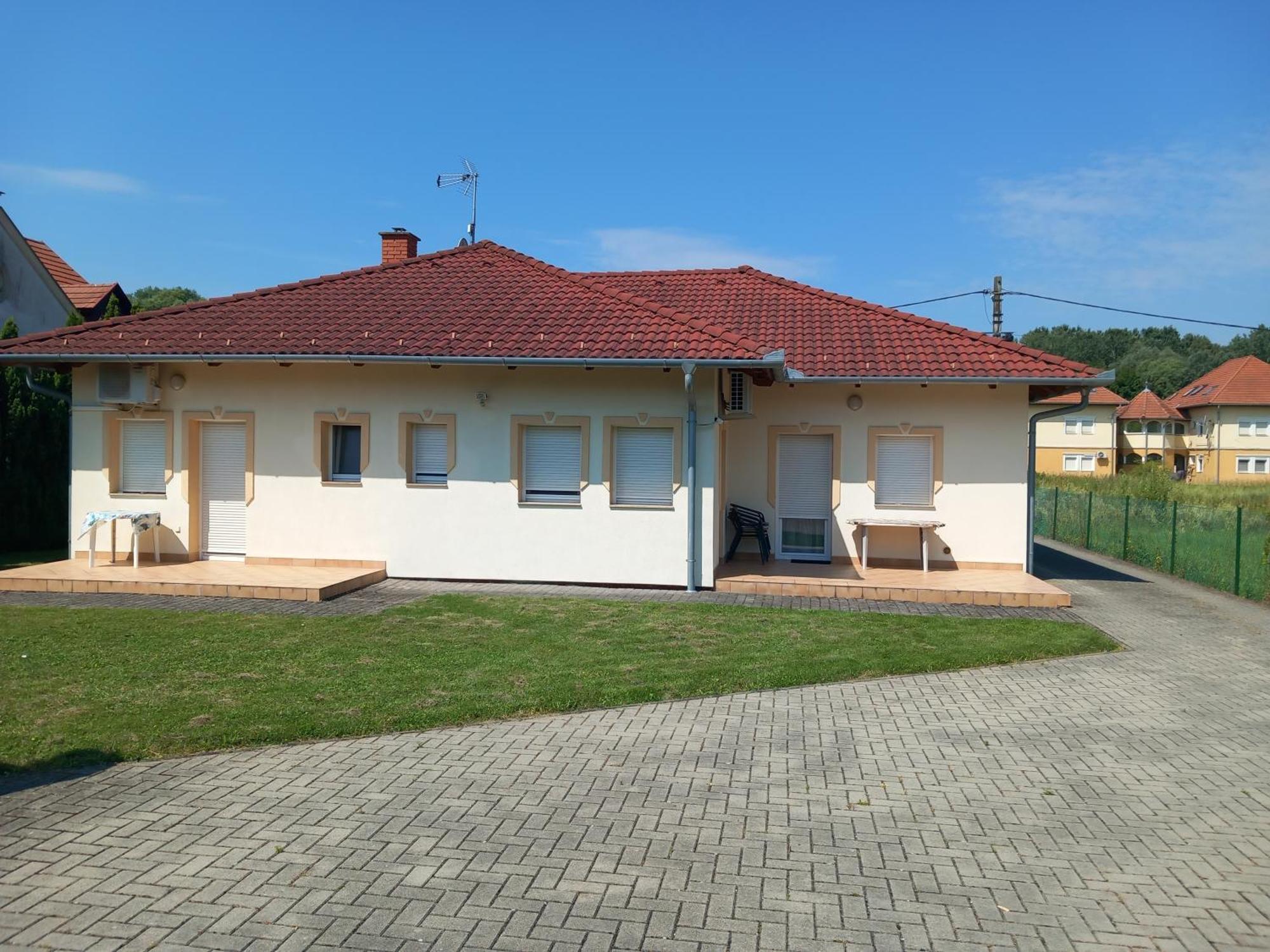 Petra Apartmanház Kehidakustány Kültér fotó